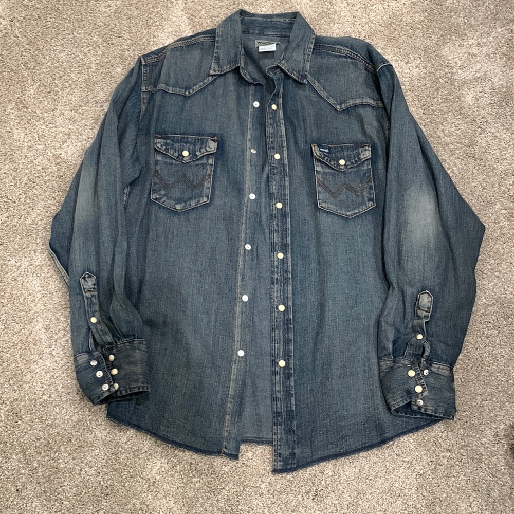 Womens Wrangler denim long sleeve shirt